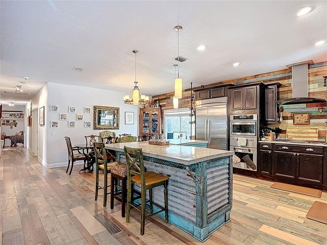 105 W COMANCHE AVENUE, Tampa, FL 33604