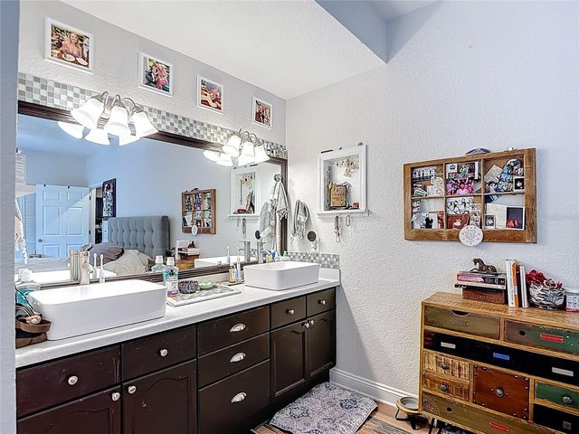 105 W COMANCHE AVENUE, Tampa, FL 33604