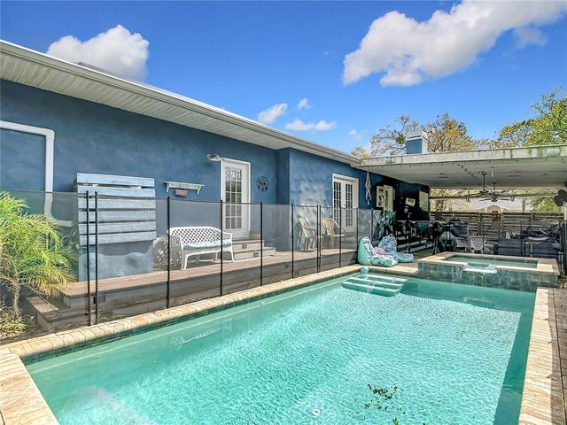 105 W COMANCHE AVENUE, Tampa, FL 33604