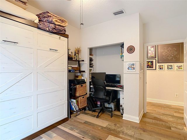 105 W COMANCHE AVENUE, Tampa, FL 33604