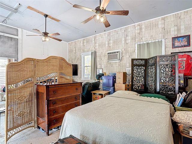 105 W COMANCHE AVENUE, Tampa, FL 33604