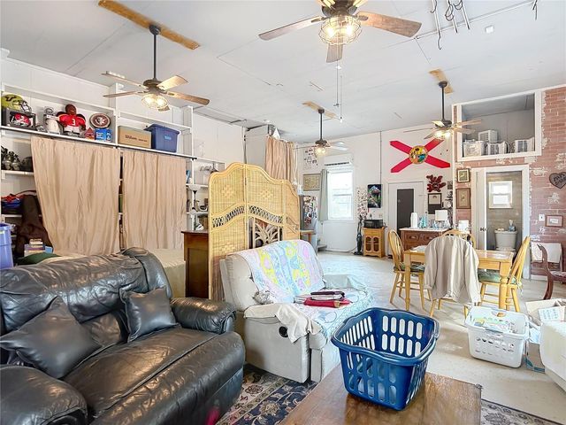 105 W COMANCHE AVENUE, Tampa, FL 33604