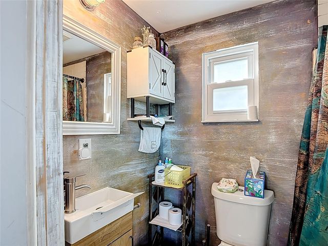 105 W COMANCHE AVENUE, Tampa, FL 33604