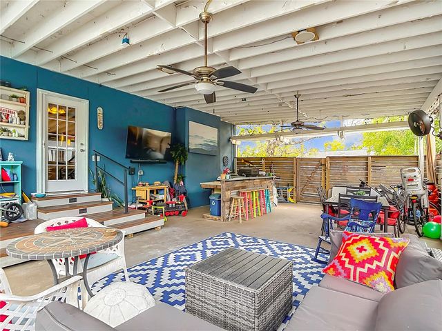 105 W COMANCHE AVENUE, Tampa, FL 33604