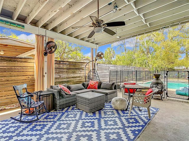 105 W COMANCHE AVENUE, Tampa, FL 33604