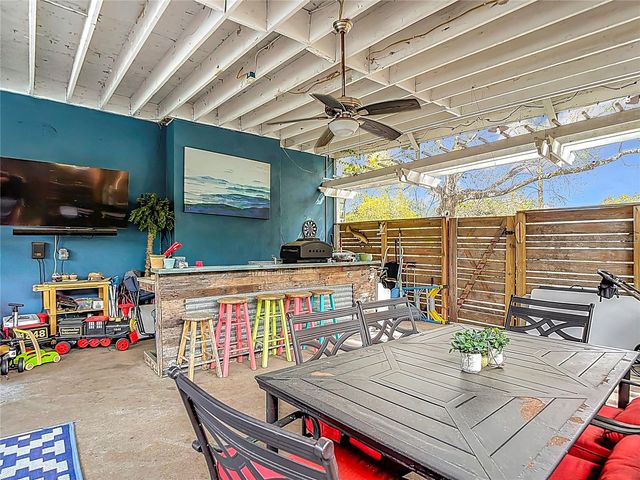 105 W COMANCHE AVENUE, Tampa, FL 33604