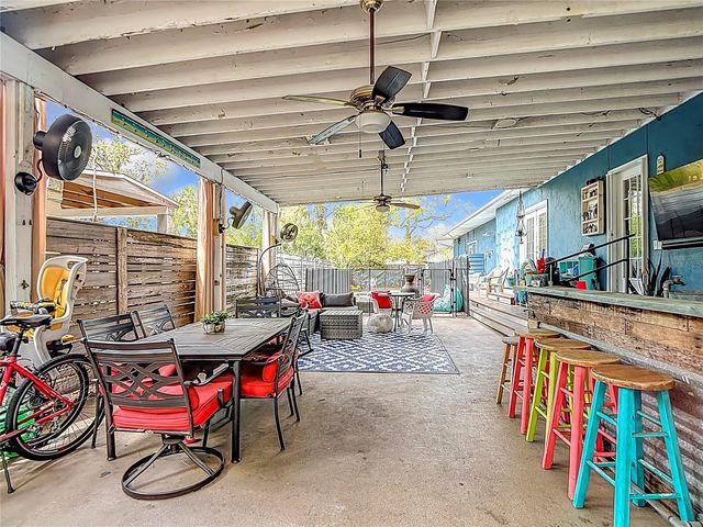 105 W COMANCHE AVENUE, Tampa, FL 33604