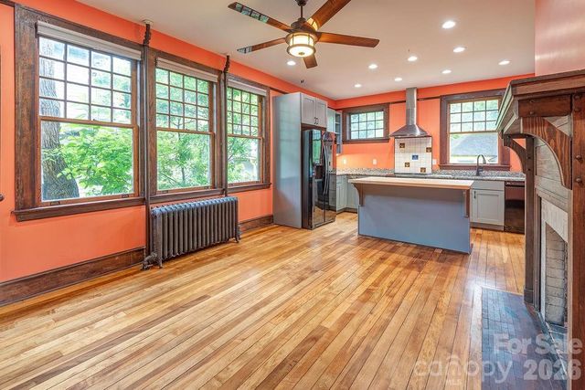 14 Watauga Street, Asheville, NC 28801