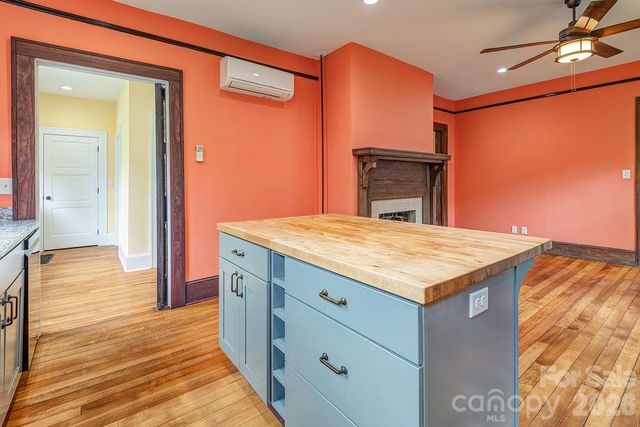 14 Watauga Street, Asheville, NC 28801