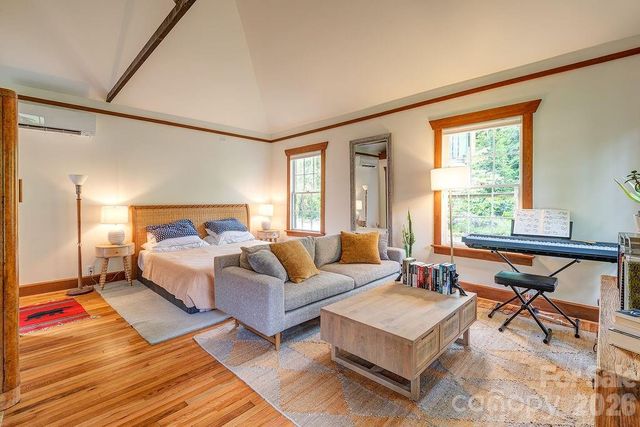 14 Watauga Street, Asheville, NC 28801