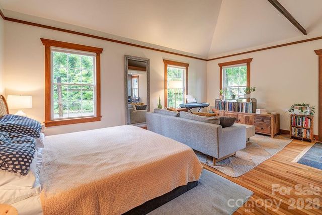 14 Watauga Street, Asheville, NC 28801