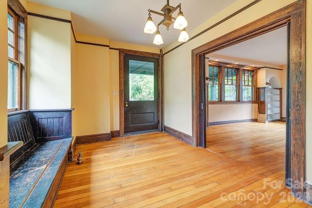 14 Watauga Street, Asheville, NC 28801