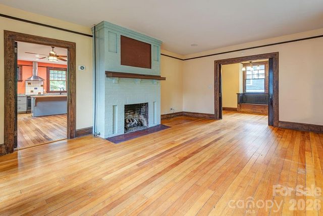 14 Watauga Street, Asheville, NC 28801