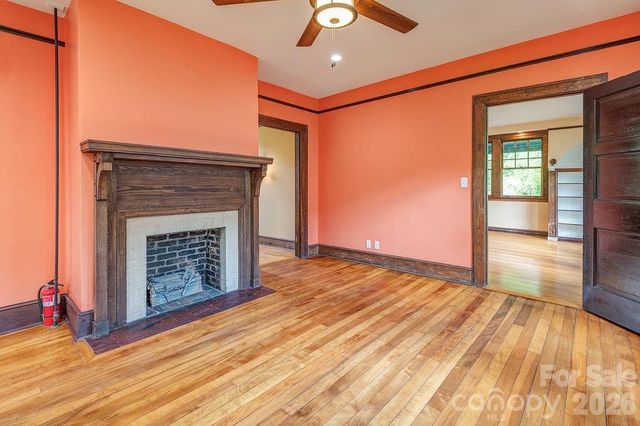 14 Watauga Street, Asheville, NC 28801