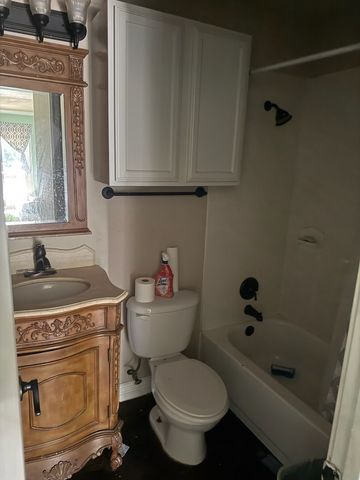 624 Harrison Lane, Hurst, TX 76053