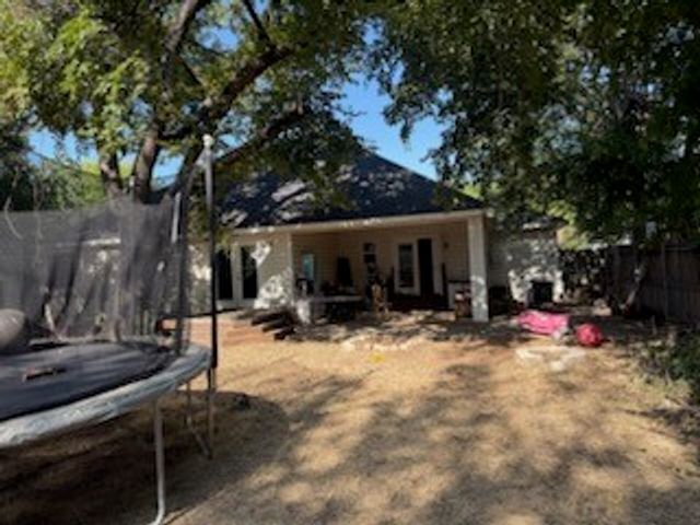 624 Harrison Lane, Hurst, TX 76053