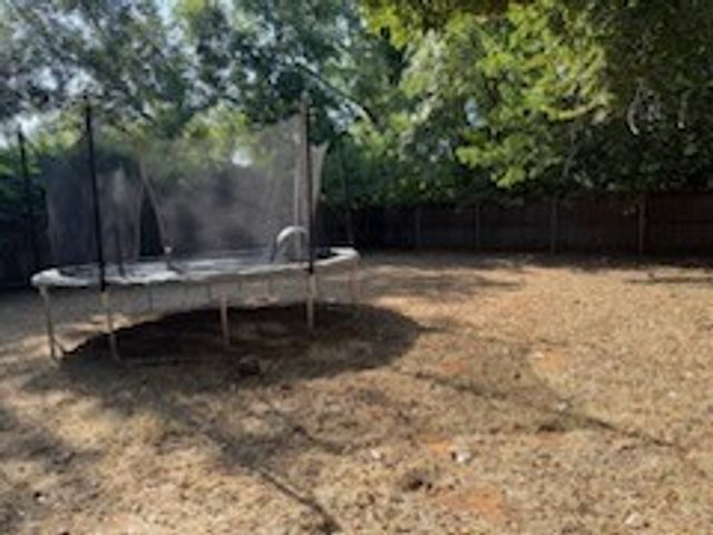 624 Harrison Lane, Hurst, TX 76053