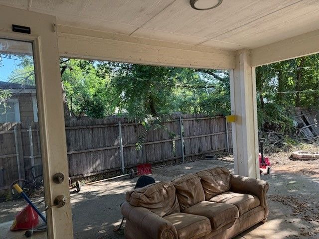 624 Harrison Lane, Hurst, TX 76053