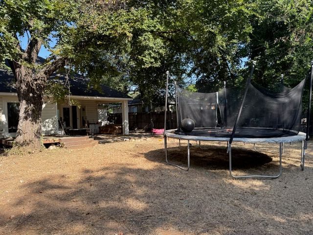 624 Harrison Lane, Hurst, TX 76053