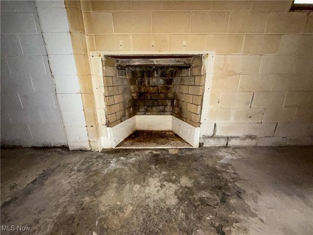 2746 Kragel Road, Richmond, OH 43944