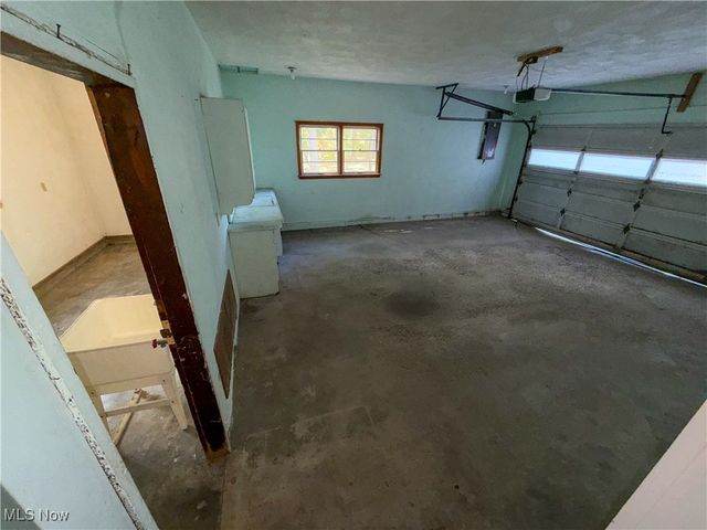 2746 Kragel Road, Richmond, OH 43944