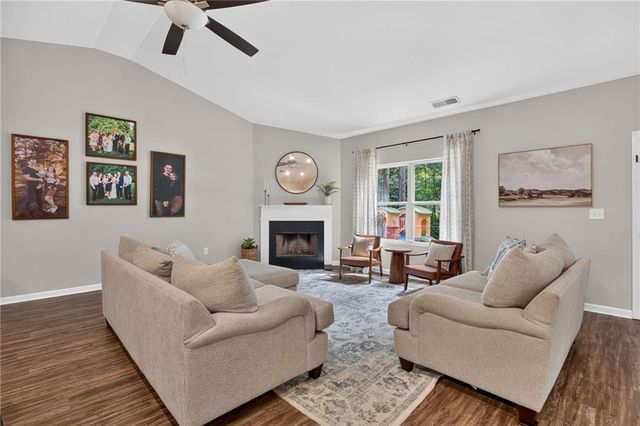 432 Clematis Ct, Temple, GA 30179
