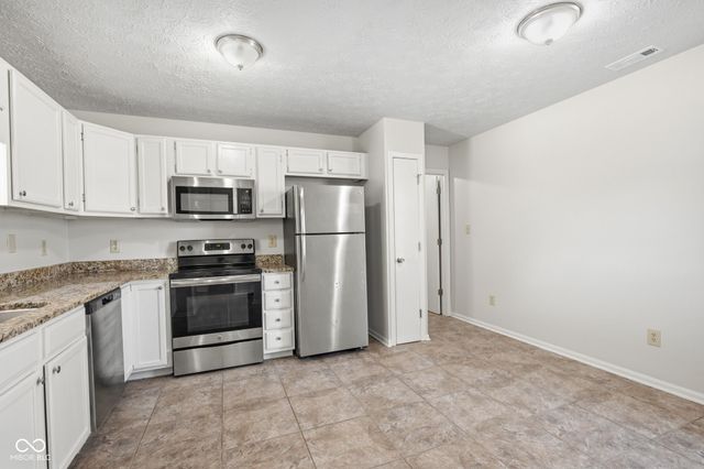 8307 Crestview Circle, Avon, IN 46123