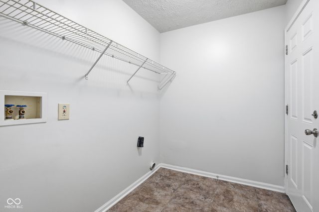 8307 Crestview Circle, Avon, IN 46123