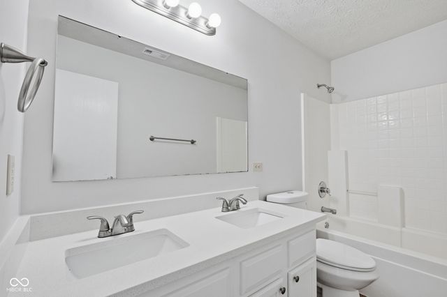 8307 Crestview Circle, Avon, IN 46123