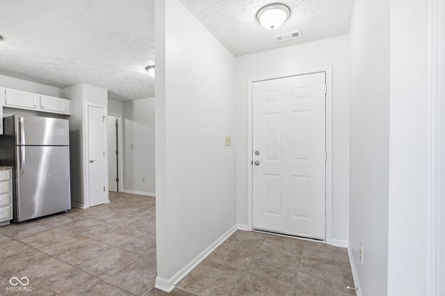 8307 Crestview Circle, Avon, IN 46123