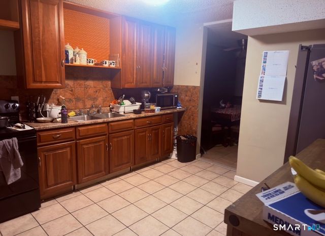 4-6 New Hampshire Dr Drive, New Britain, CT 06052