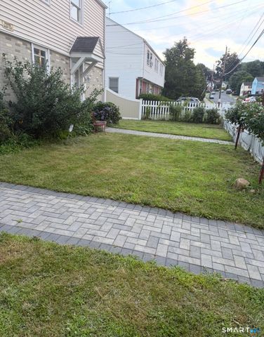 4-6 New Hampshire Dr Drive, New Britain, CT 06052