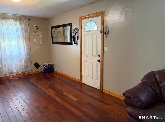 4-6 New Hampshire Dr Drive, New Britain, CT 06052