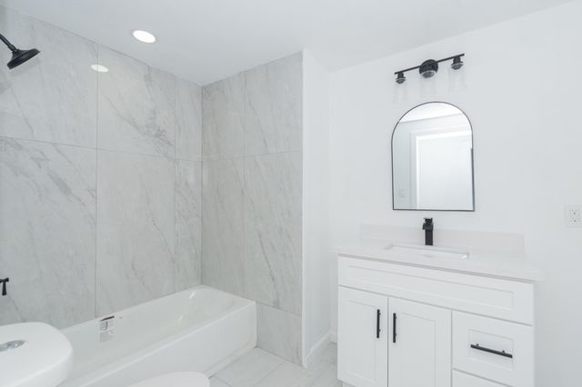 211 W South Street, Alvin, TX 77511