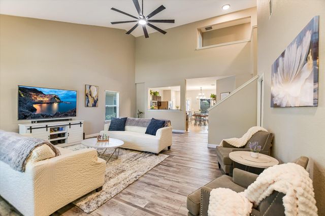 103 Navidad River DR, Hutto, TX 78634