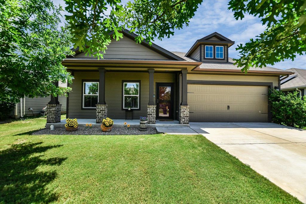 103 Navidad River DR, Hutto, TX 78634