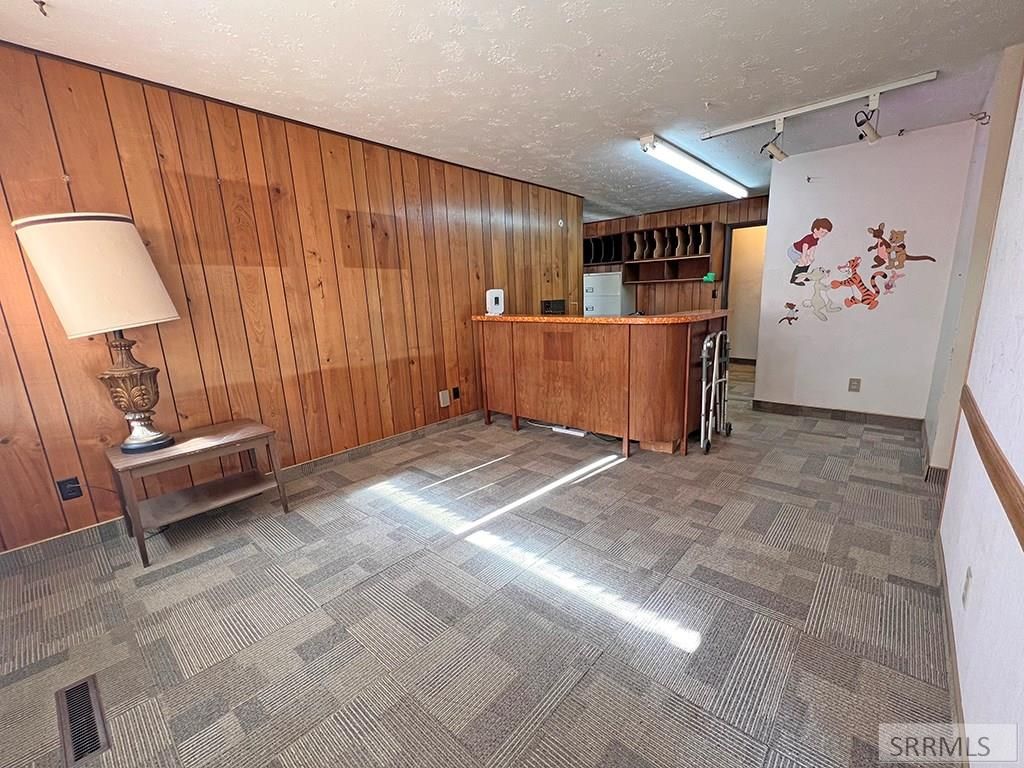 Image 11 of property listing at 195 S Elm Street, Blackfoot, ID 83221