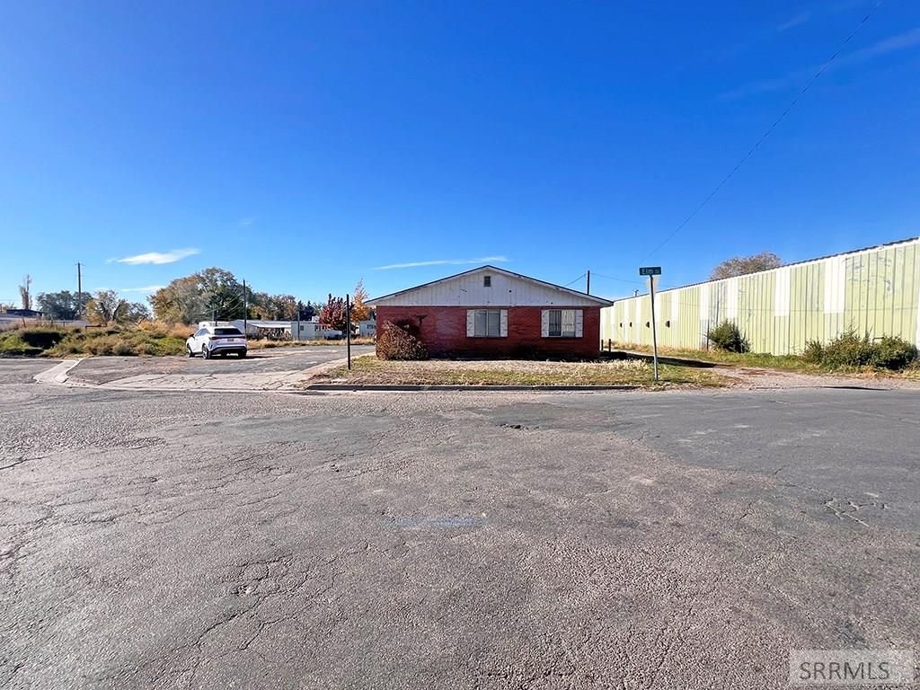 Image 2 of property listing at 195 S Elm Street, Blackfoot, ID 83221