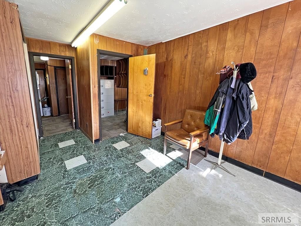 Image 27 of property listing at 195 S Elm Street, Blackfoot, ID 83221