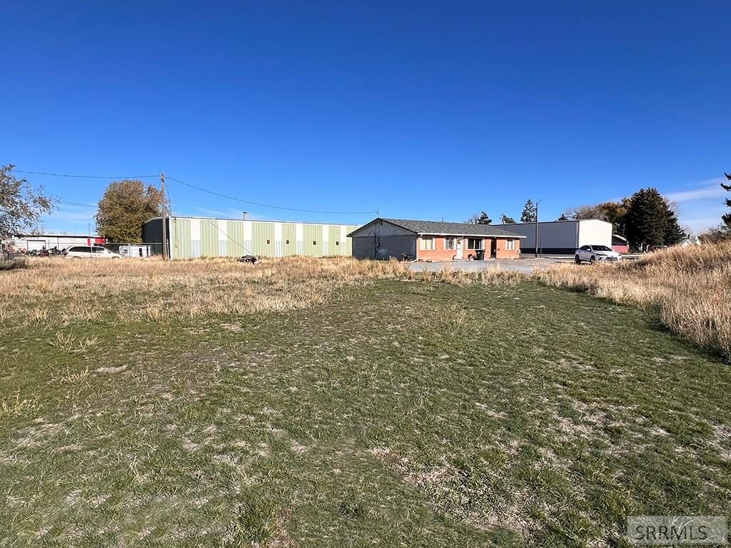 Image 7 of property listing at 195 S Elm Street, Blackfoot, ID 83221