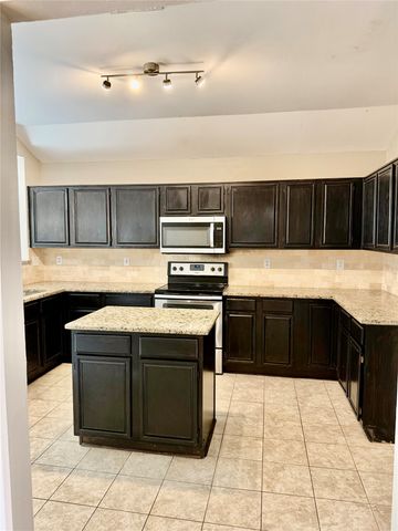1623 Allen Drive, Cedar Hill, TX 75104