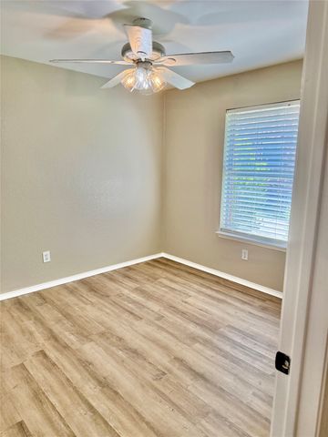 1623 Allen Drive, Cedar Hill, TX 75104