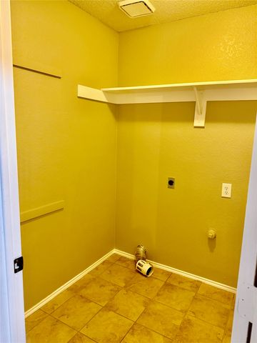 1623 Allen Drive, Cedar Hill, TX 75104