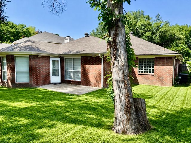 1623 Allen Drive, Cedar Hill, TX 75104