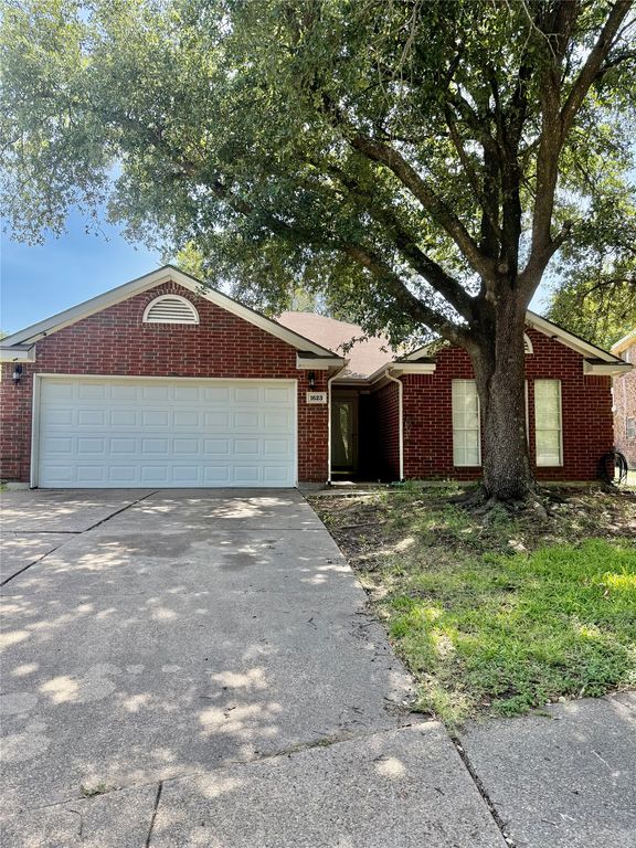 1623 Allen Drive, Cedar Hill, TX 75104