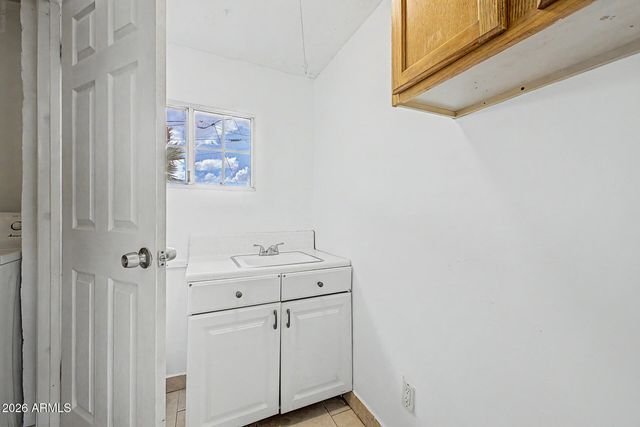 1808 S 18TH Avenue, Phoenix, AZ 85007