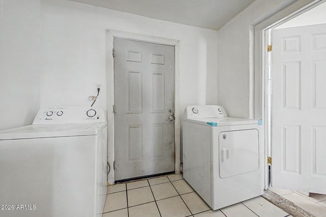 1808 S 18TH Avenue, Phoenix, AZ 85007