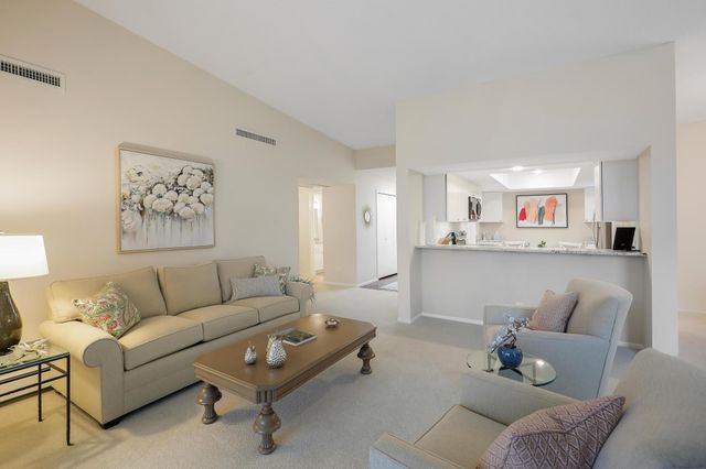 8400 Pennsylvania Road 328, Bloomington, MN 55438