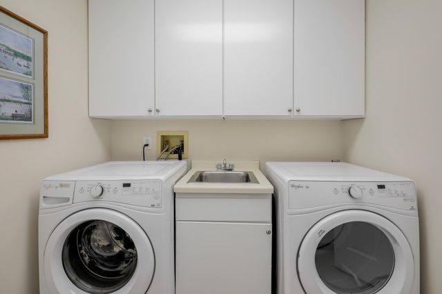 8400 Pennsylvania Road 328, Bloomington, MN 55438