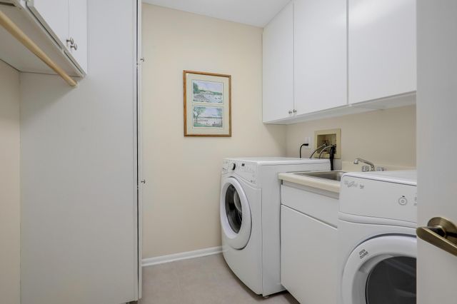 8400 Pennsylvania Road 328, Bloomington, MN 55438